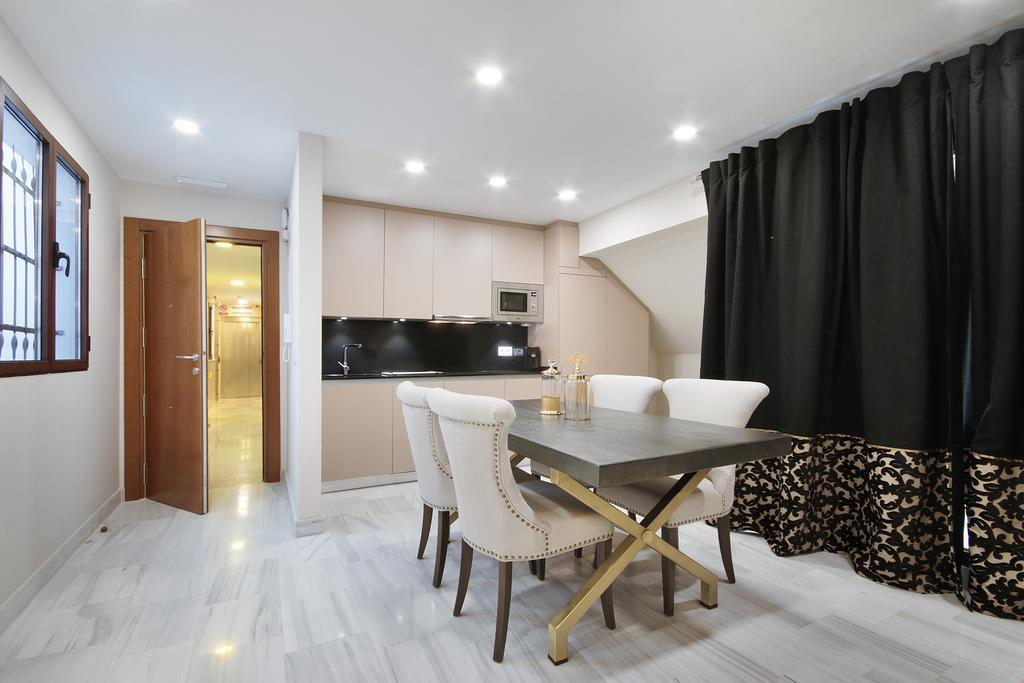 Suites Gran Via Capilla Real グラナダ エクステリア 写真