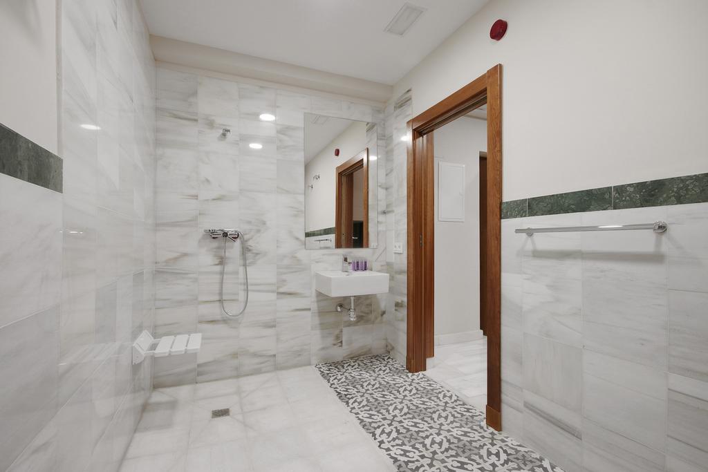 Suites Gran Via Capilla Real グラナダ エクステリア 写真