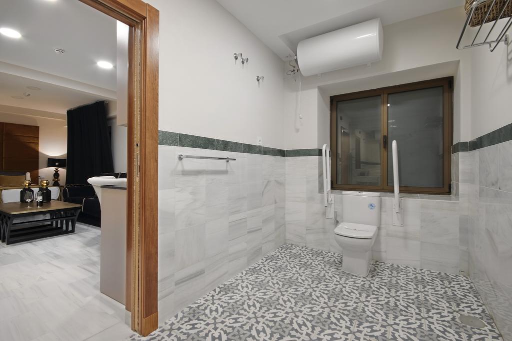 Suites Gran Via Capilla Real グラナダ エクステリア 写真