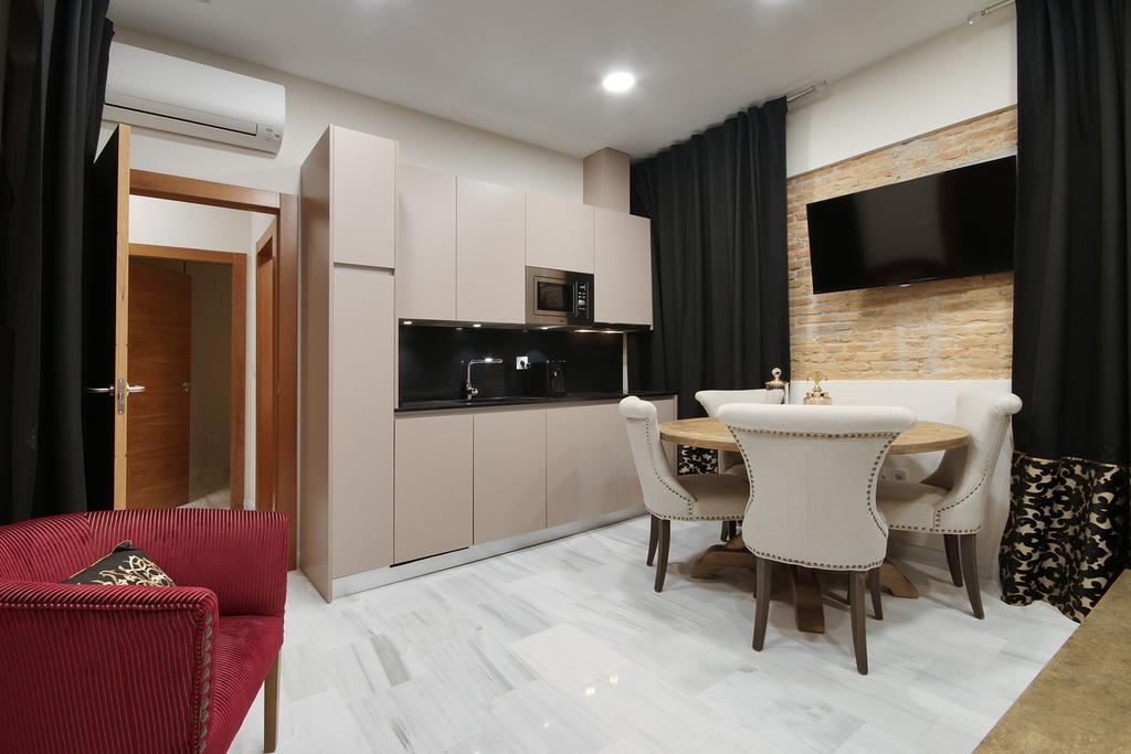 Suites Gran Via Capilla Real グラナダ エクステリア 写真