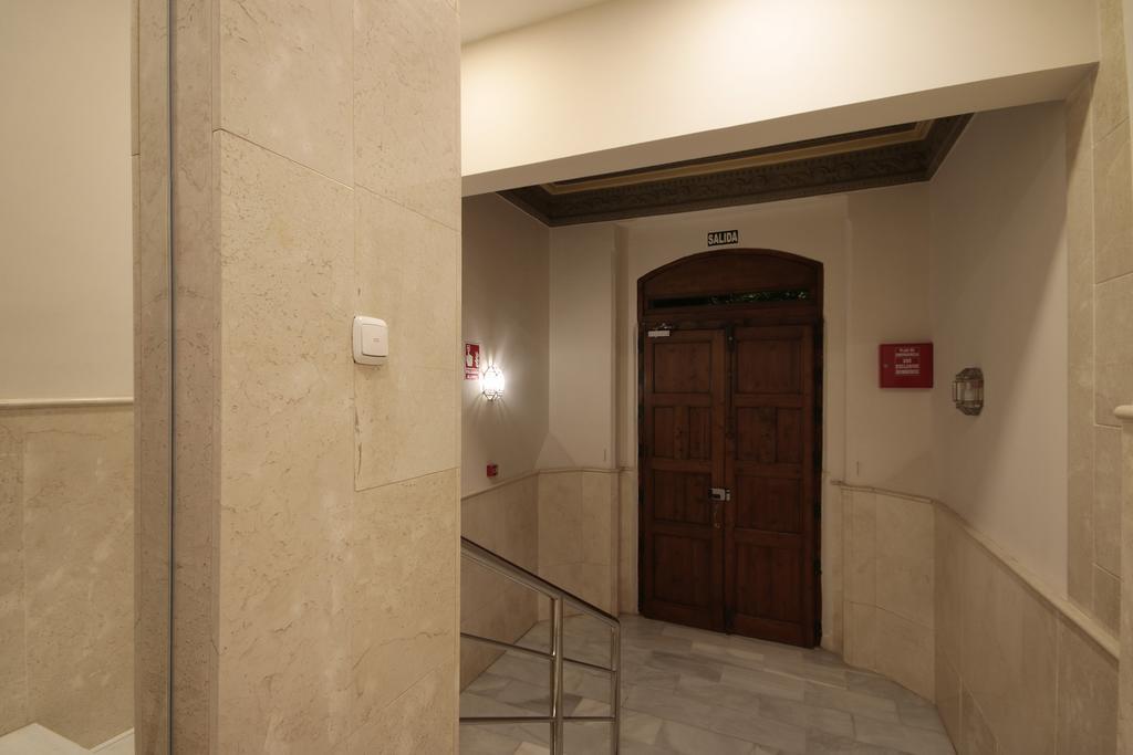 Suites Gran Via Capilla Real グラナダ エクステリア 写真