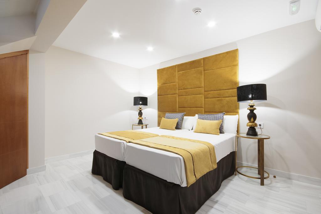 Suites Gran Via Capilla Real グラナダ エクステリア 写真